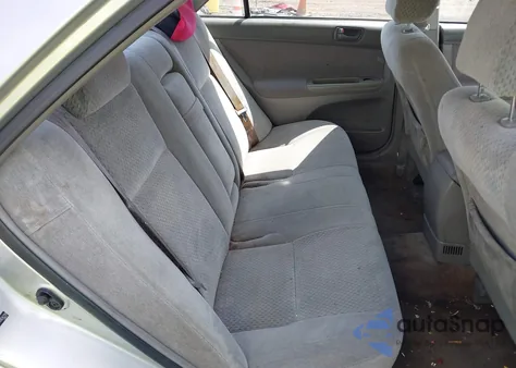 2004 Toyota Camry Le z USA, uszkodzony, nr VIN 4T1BE32K94U834319